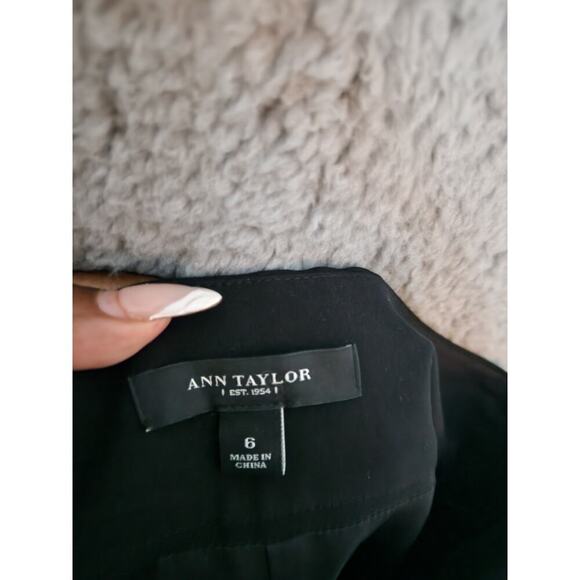 Ann Taylor Black Dress Pants with Front and Back Pockets 6 - Picture 3 of 4